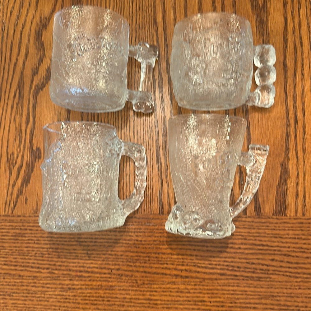 Vintage set of 4 The Flintstones McDonald’s glasses